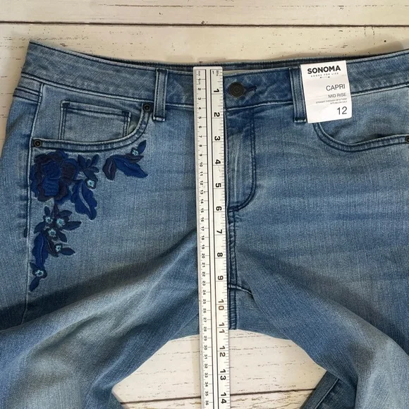 Sonoma Embroidered Mid Rise Capri/Cropped Jeans, size 12, NWT - Picture 14 of 16